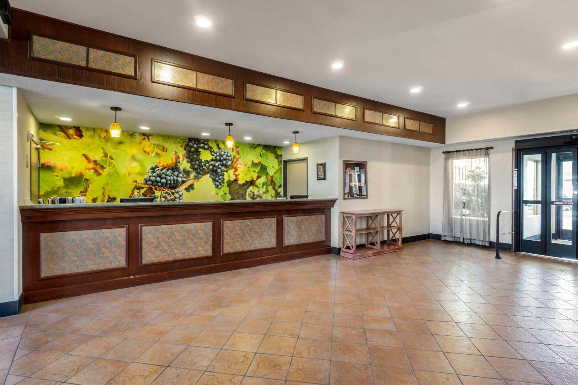 Best Western Plus Grapevine Inn Sunnyside Exteriör bild